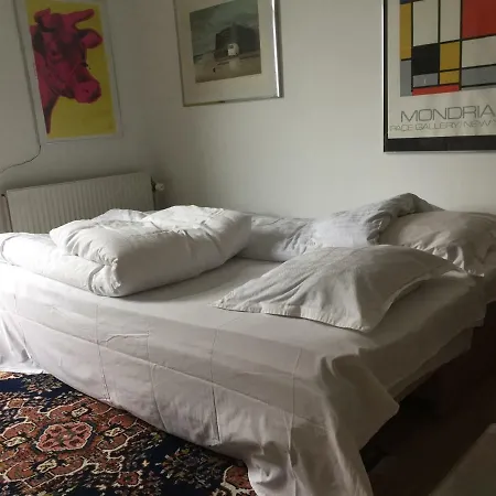 Bed *